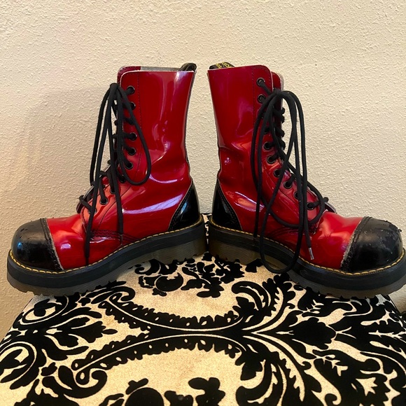 COPY - RARE Vintage Red & Black Patent Leather 10 hole Steel-toe Dr Martens Cir… - Picture 5 of 11